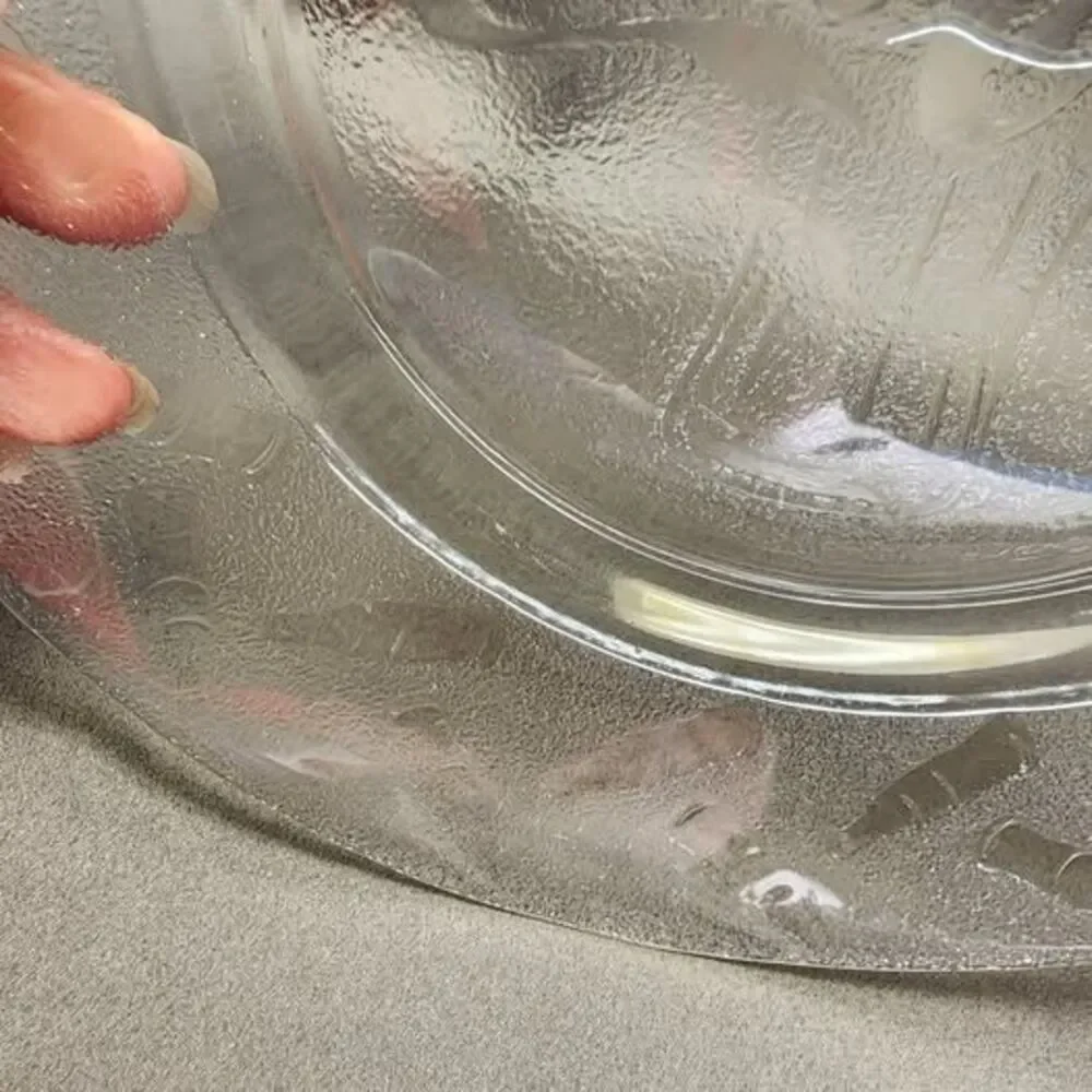 Cocal Cola embossed clear 10 inch dinner plates set of 2